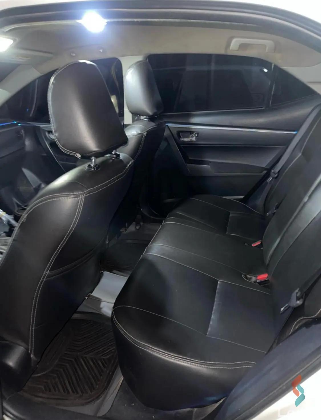 تويوتا كورولا اوتوماتك مستعملة أبيض موديل 2014 - صورة 4