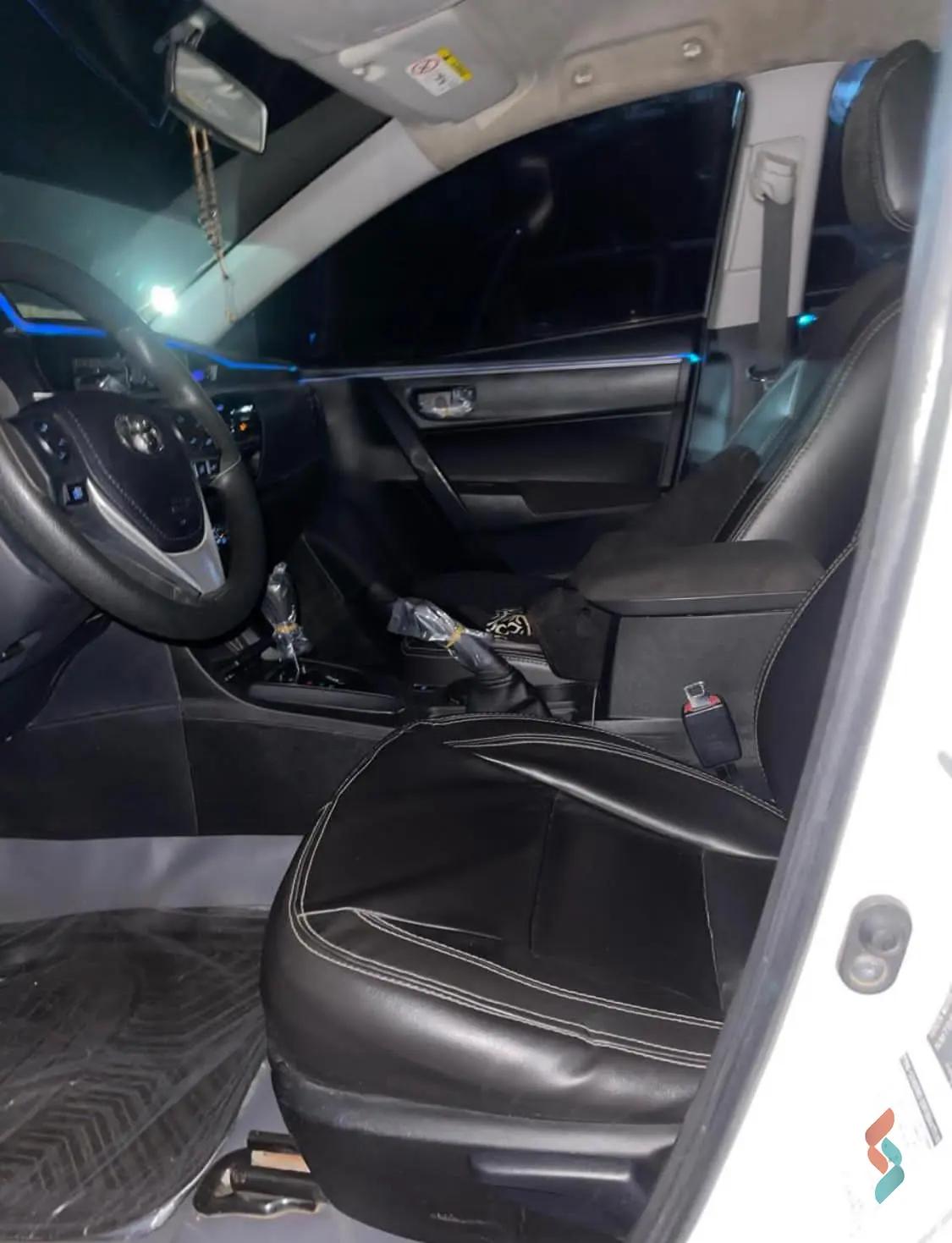 تويوتا كورولا اوتوماتك مستعملة أبيض موديل 2014 - كل الصور