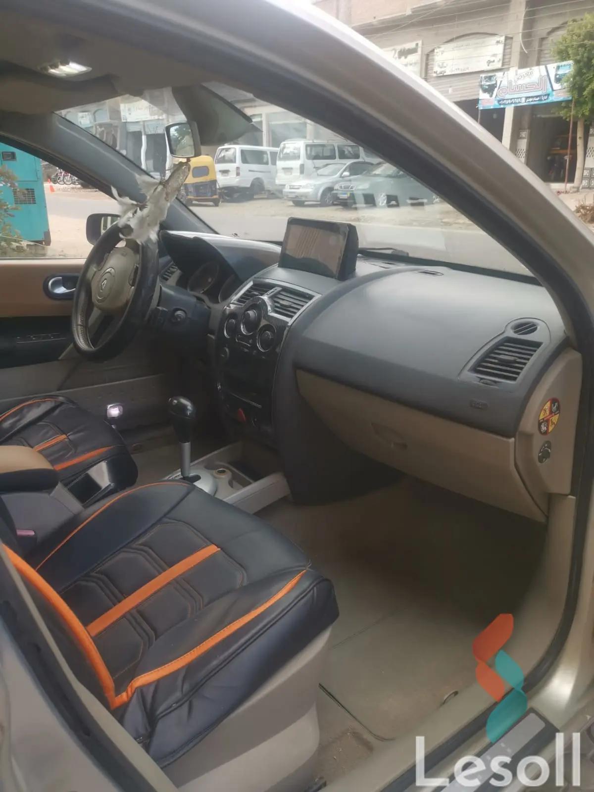 رينو ميجان اوتوماتك مستعملة فضي موديل 2006 - كل الصور