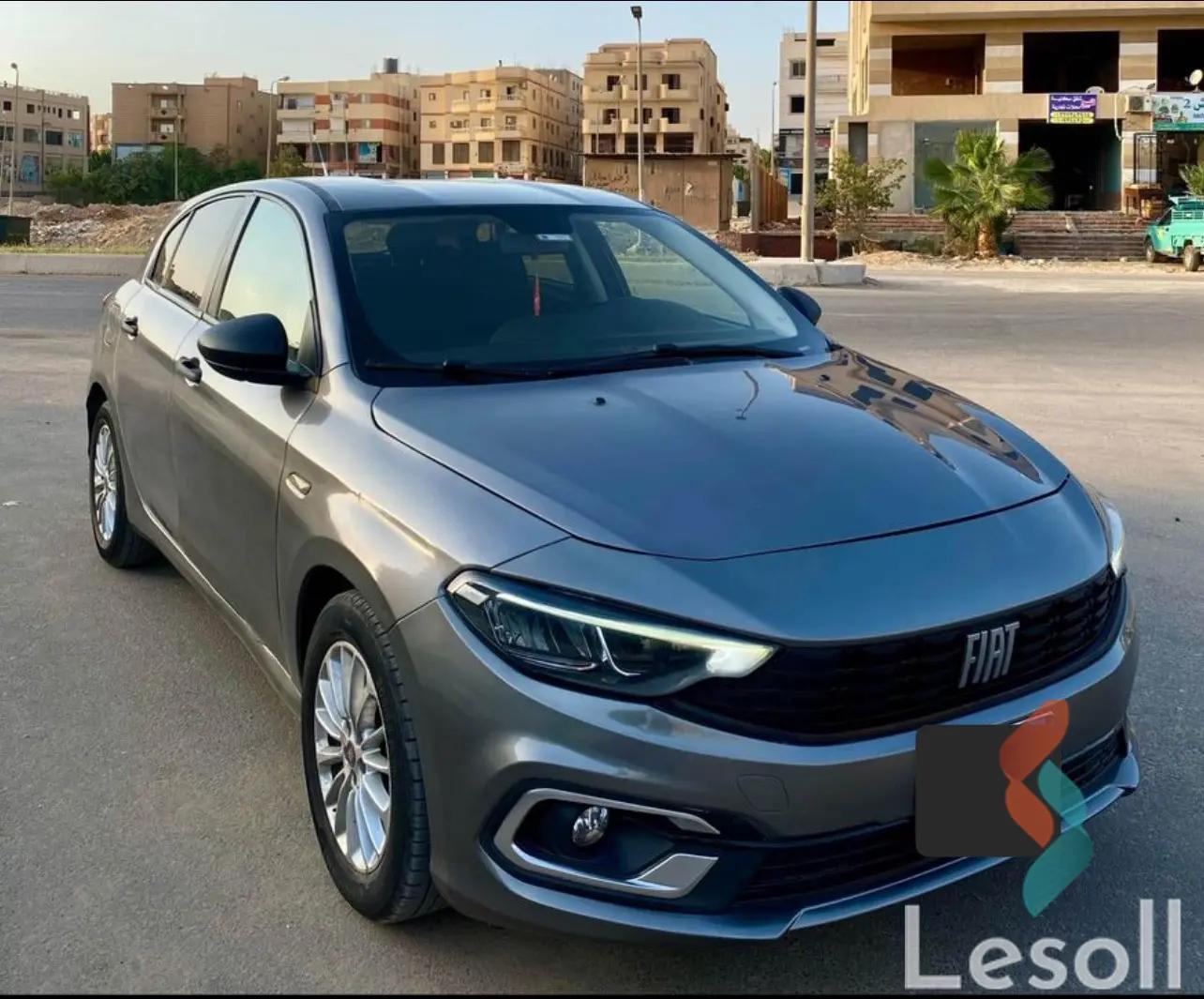 فيات فيات تيبو اوتوماتك مستعملة رمادي داكن موديل 2022 - الصورة الرئيسية
