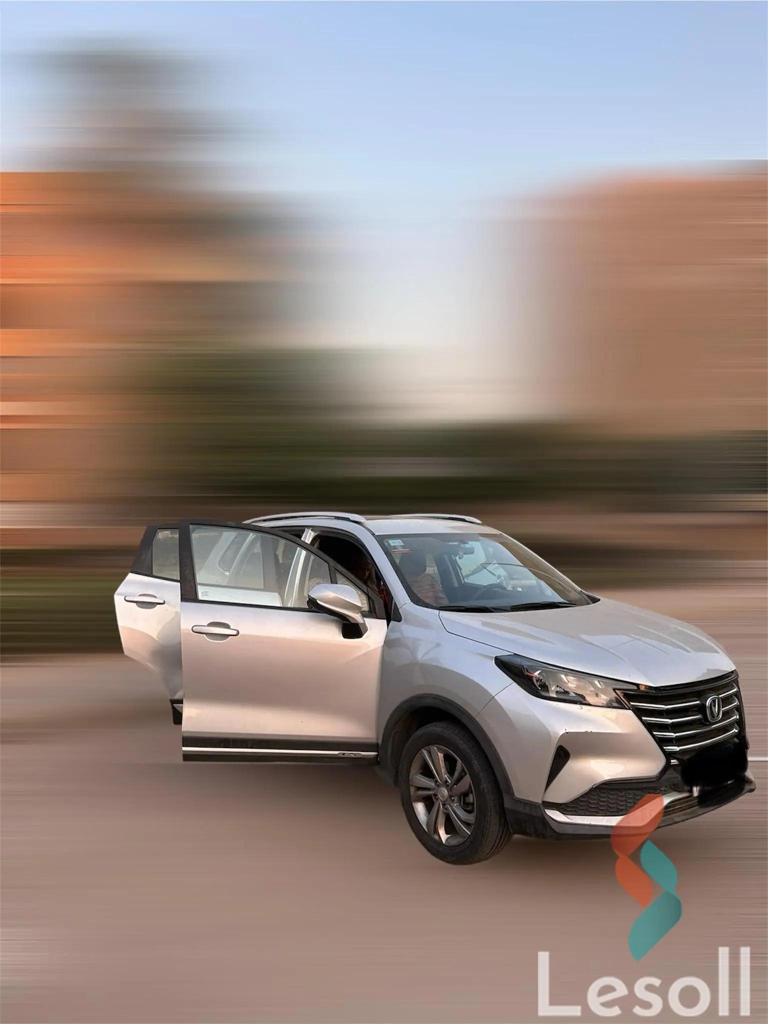 شانجان cs35 اوتوماتك مستعملة فضي موديل 2022 - صورة 2