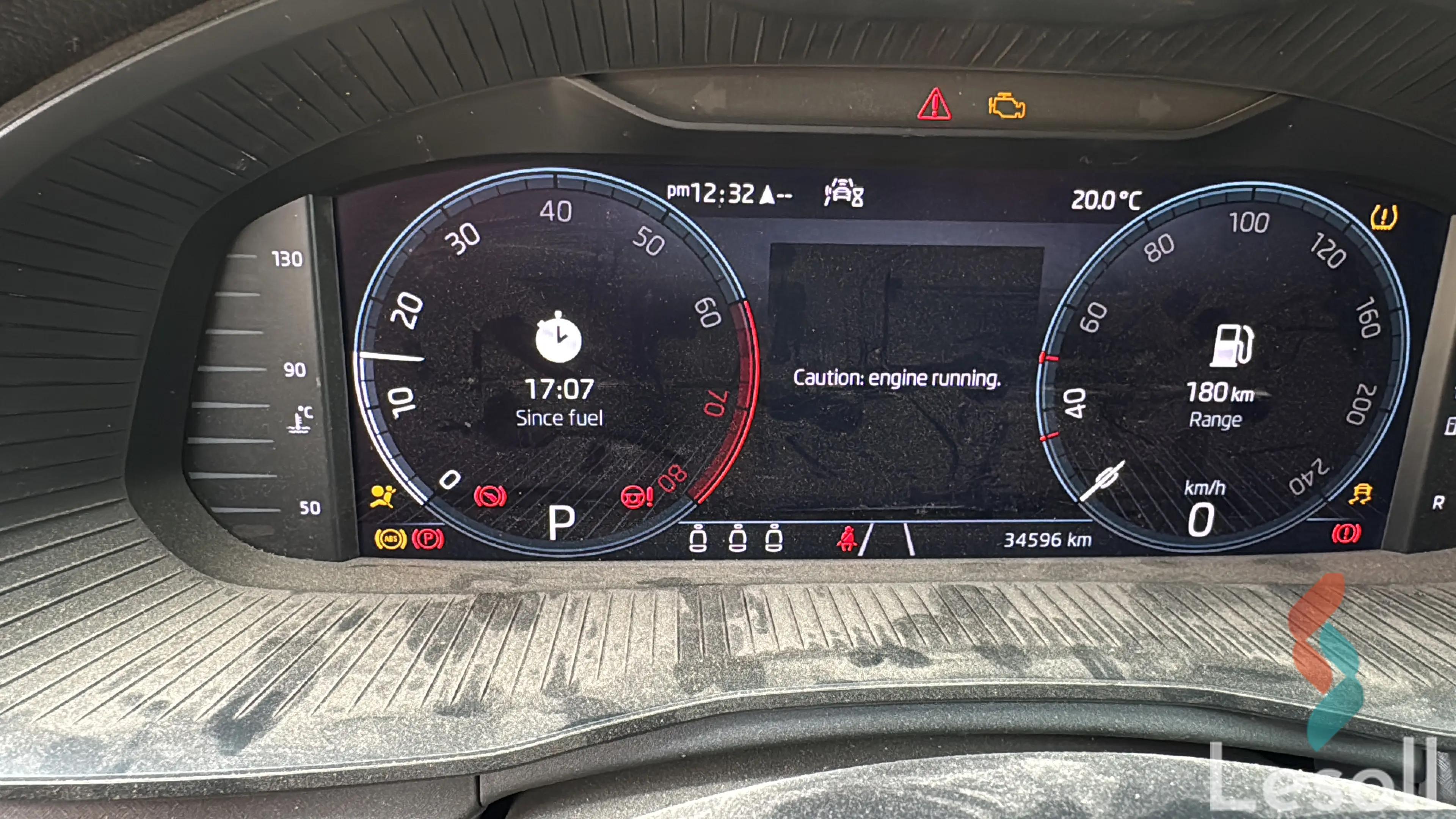 سكودا كاميك اوتوماتك مستعملة فضي موديل 2023 - كل الصور