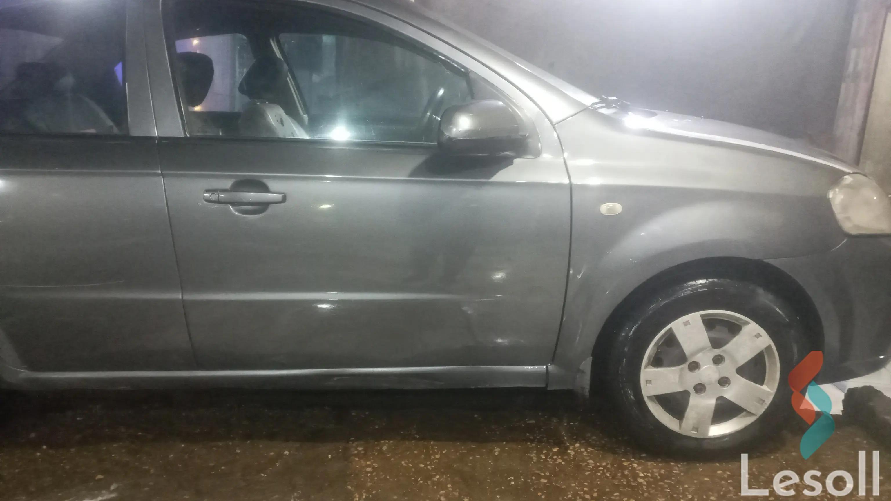 شيفروليه افيو اوتوماتك مستعملة فضي موديل 2010 - الصورة الرئيسية