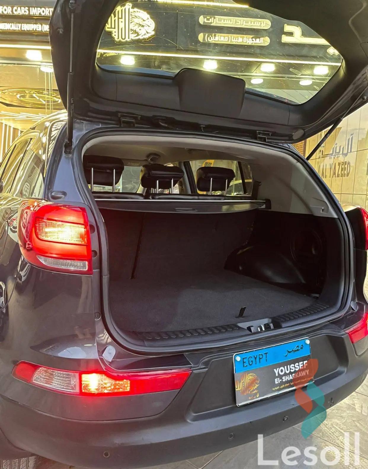 كيا سبورتاج اوتوماتك مستعملة رمادي داكن موديل 2015 - صورة 3