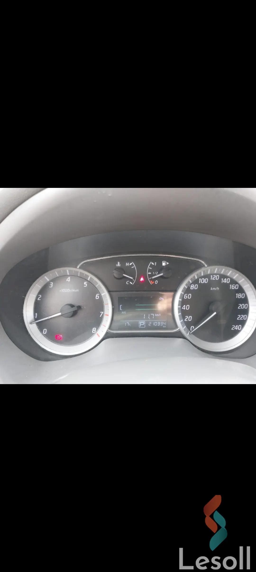 نيسان سنترا اوتوماتك مستعملة فضي موديل 2015 - الصورة الرئيسية