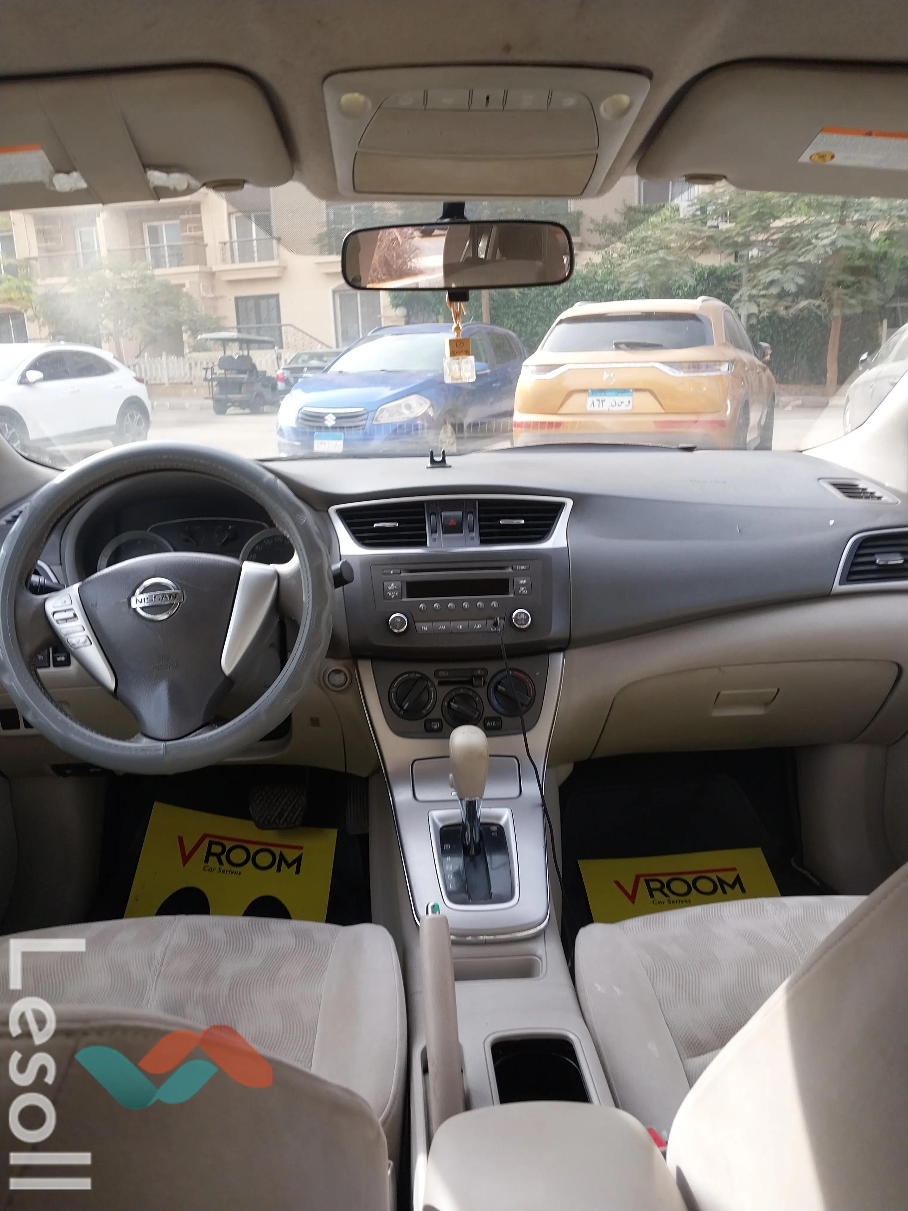 نيسان سنترا اوتوماتك مستعملة فضي موديل 2015 - صورة 2