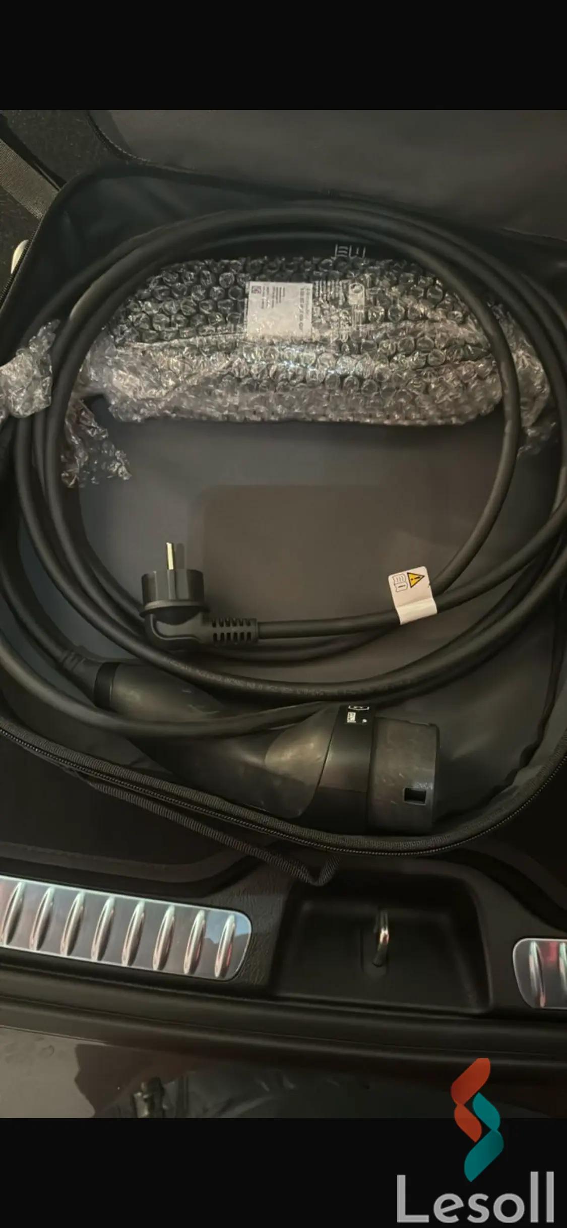 مرسيدس بنز جي ال سي ٣٠٠ اوتوماتك مستعملة رمادي داكن موديل 2023