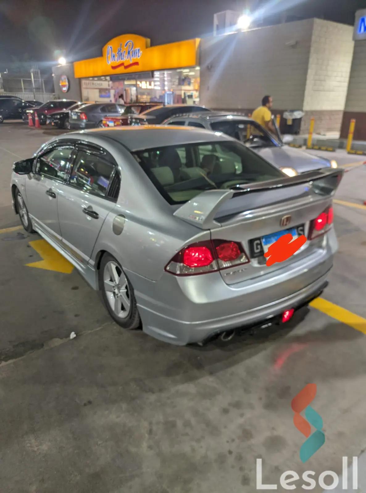 هوندا سيفيك اوتوماتك مستعملة فضي موديل 2010