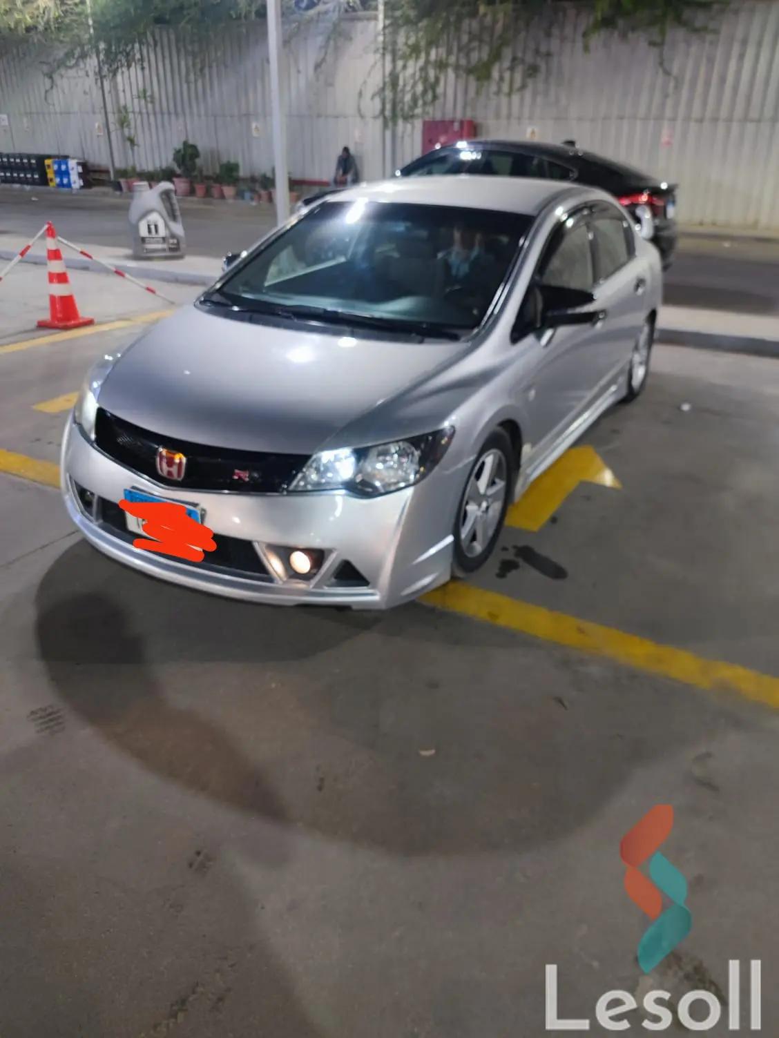 هوندا سيفيك اوتوماتك مستعملة فضي موديل 2010