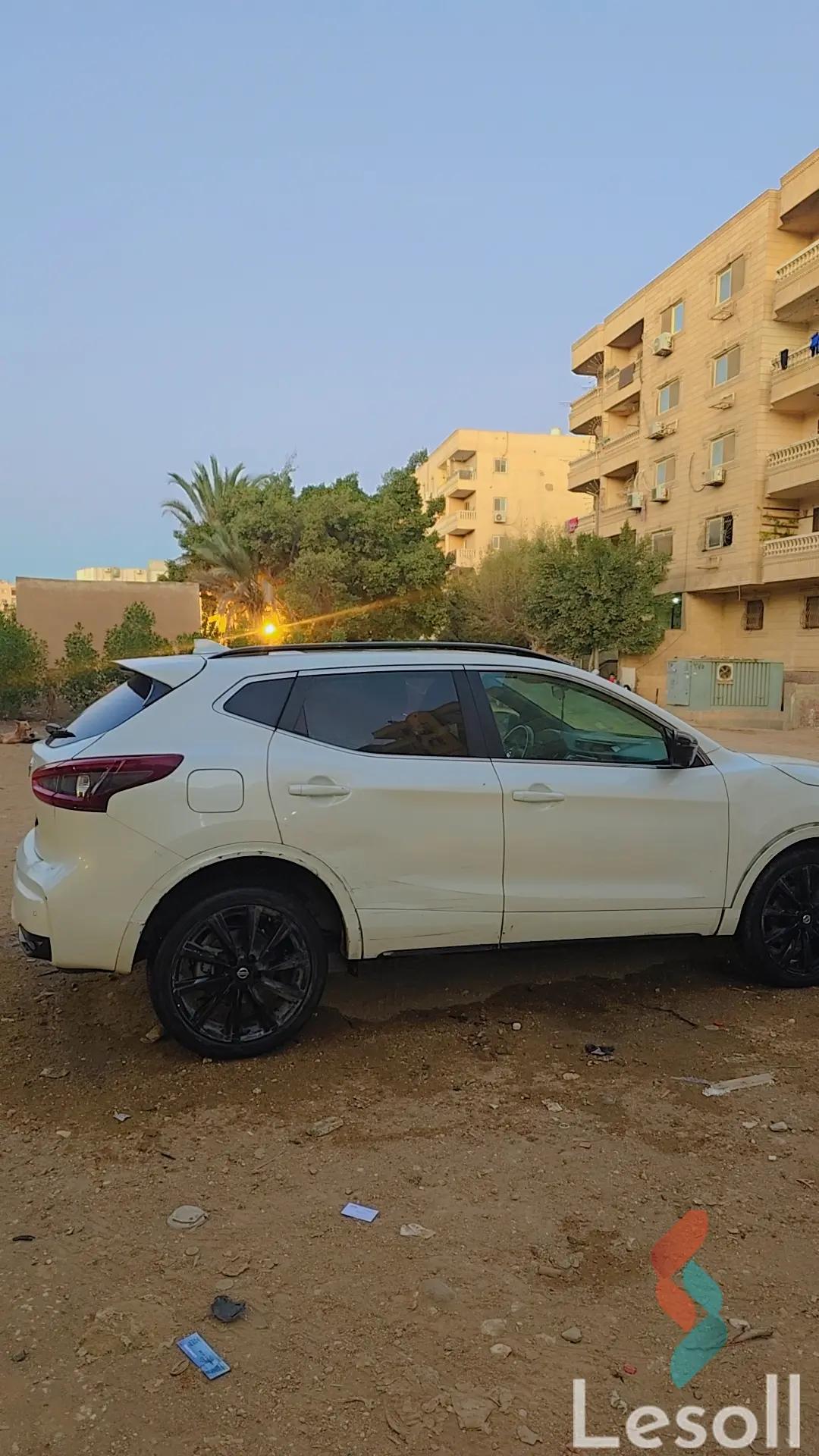 Nissan qashqai automatic used white model 2021 - Image 2