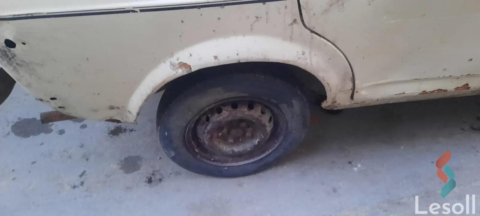 فيات 128 مانيوال مستعملة بيج موديل 1982 - صورة 3