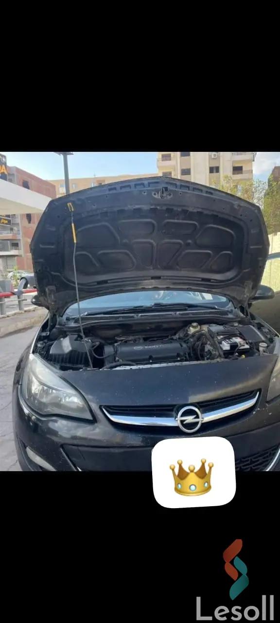 أوبل أسترا اوتوماتك مستعملة أسود موديل 2013 - صورة 4