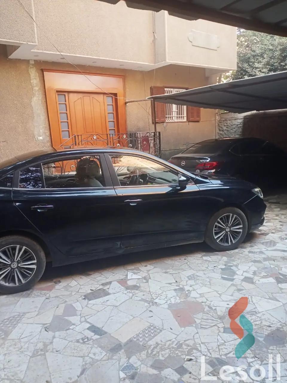 ام جى 5 اوتوماتك مستعملة أسود موديل 2021 - صورة 2