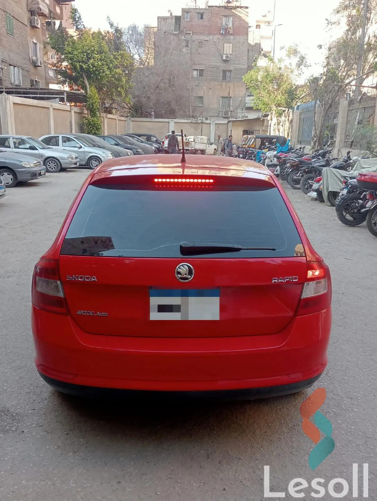 سكودا أوكتافيا مانيوال مستعملة أحمر موديل 2015