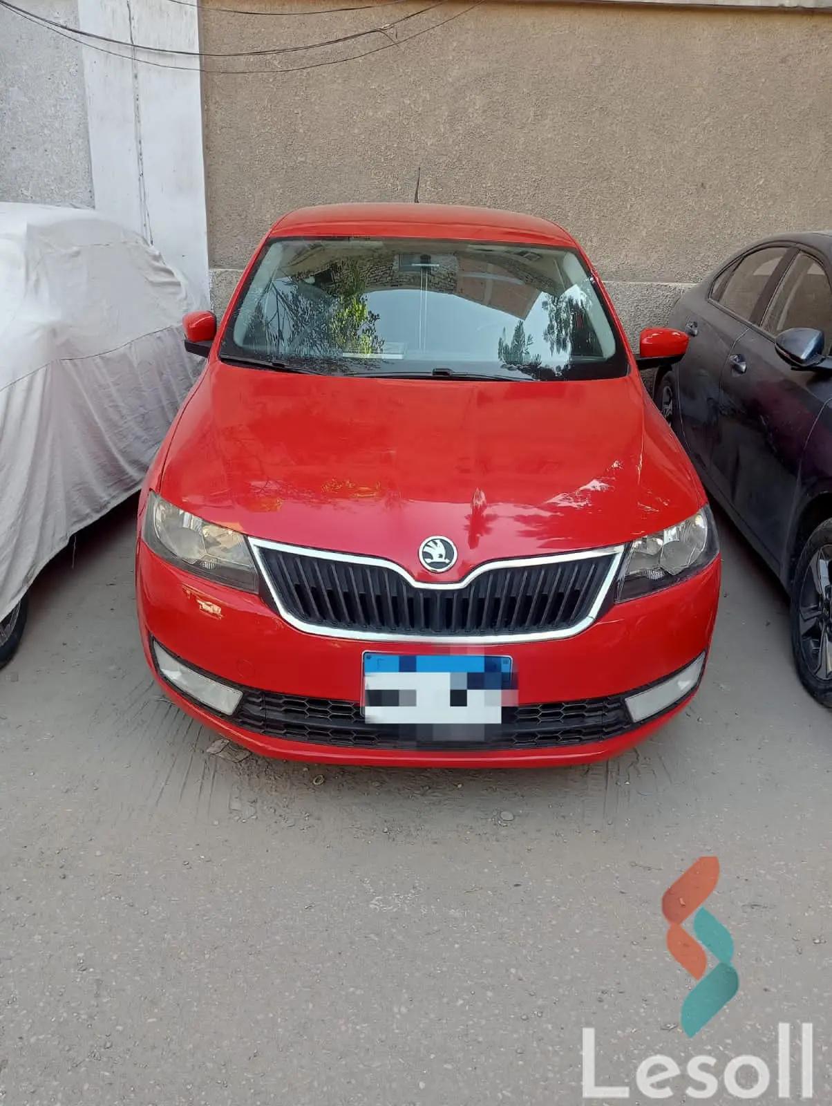 سكودا أوكتافيا مانيوال مستعملة أحمر موديل 2015