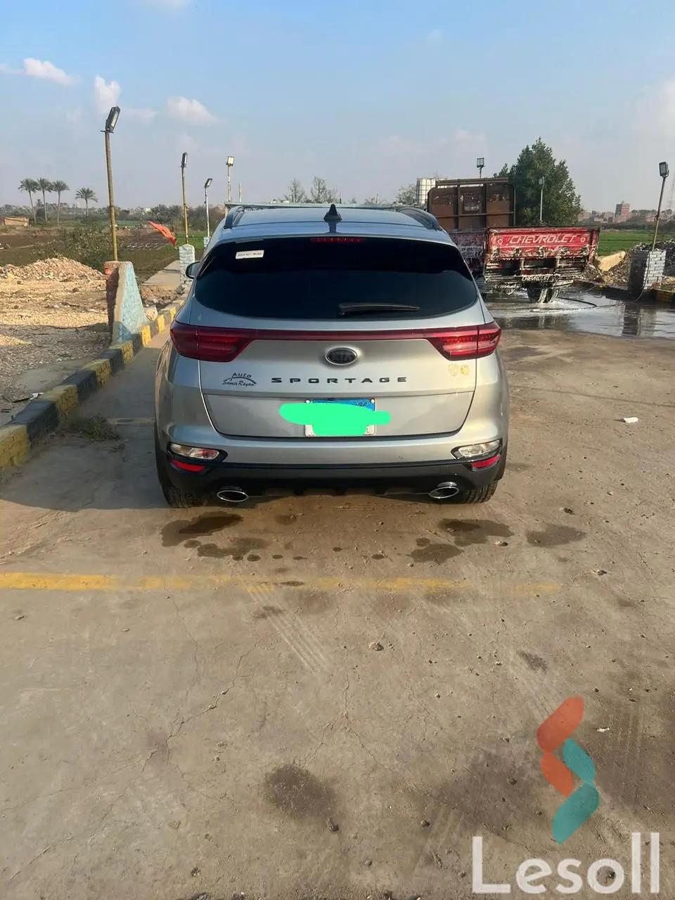 كيا سبورتاج اوتوماتك مستعملة رمادي داكن موديل 2022