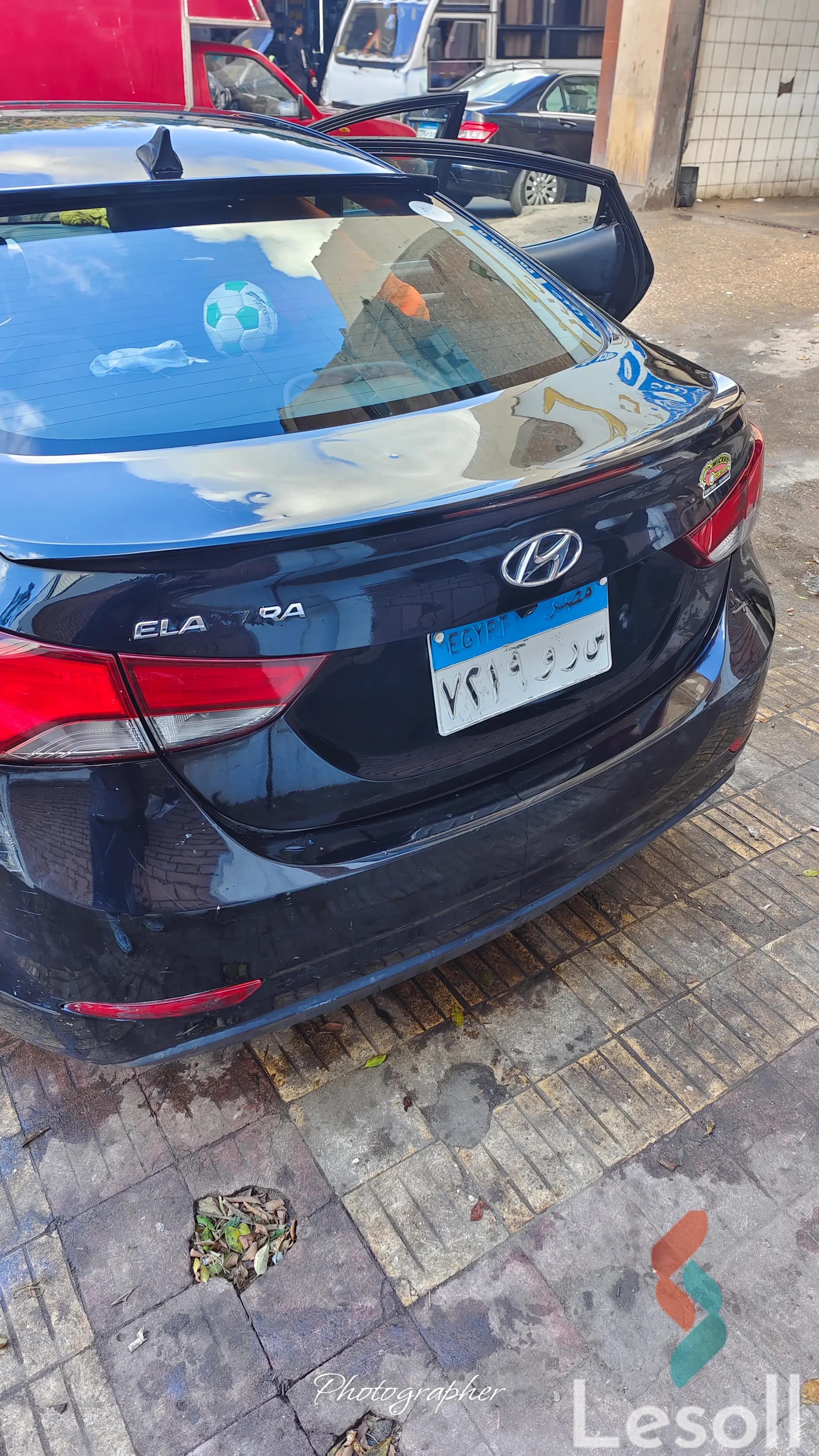 هيونداي إلنترا اوتوماتك مستعملة أسود موديل 2015 - صورة 2