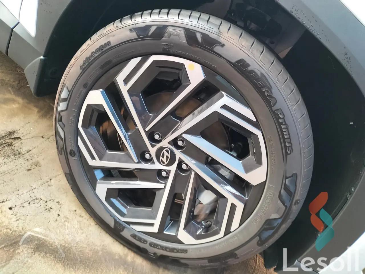 هيونداي توسان اوتوماتك جديدة أبيض موديل 2025 - كل الصور