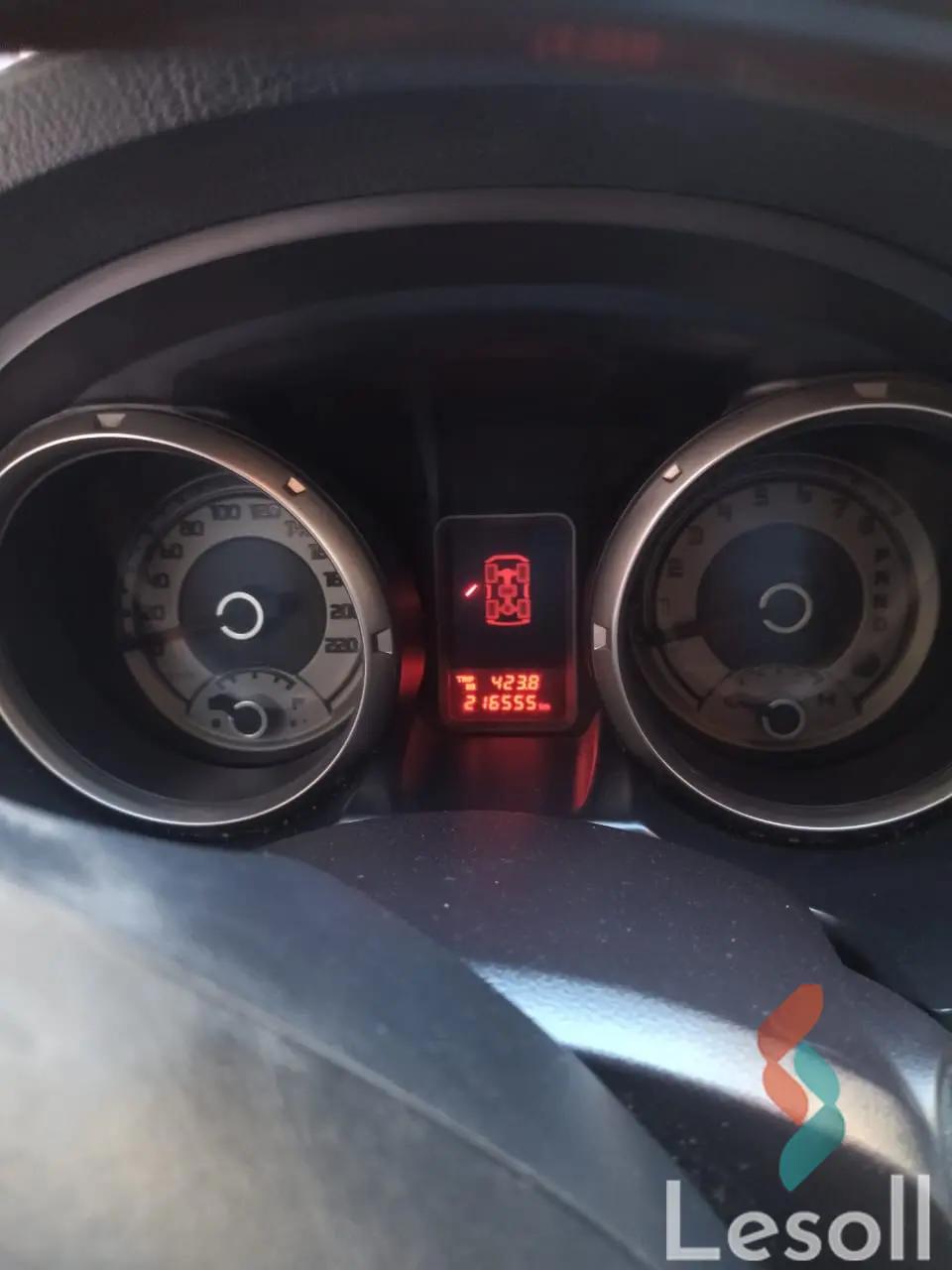 ميتسوبيشي باجيرو اوتوماتك مستعملة فضي موديل 2014