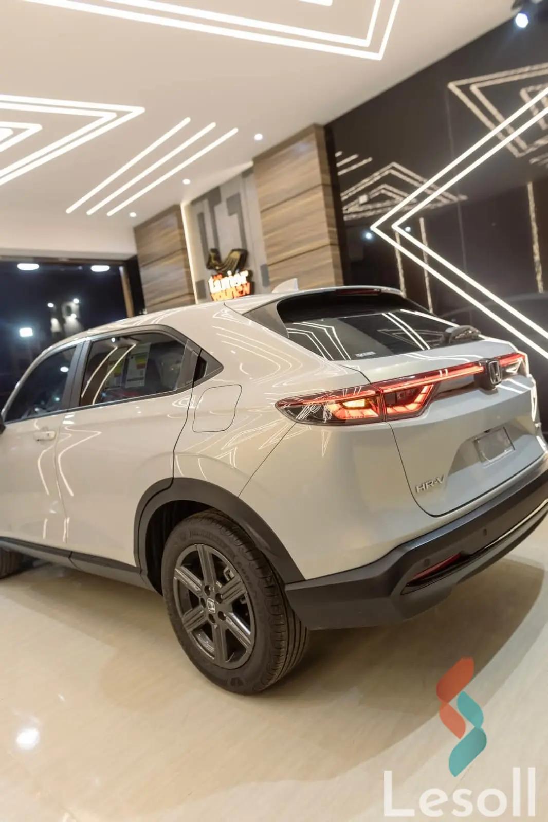 هوندا cr-v اوتوماتك جديدة أبيض موديل 2024