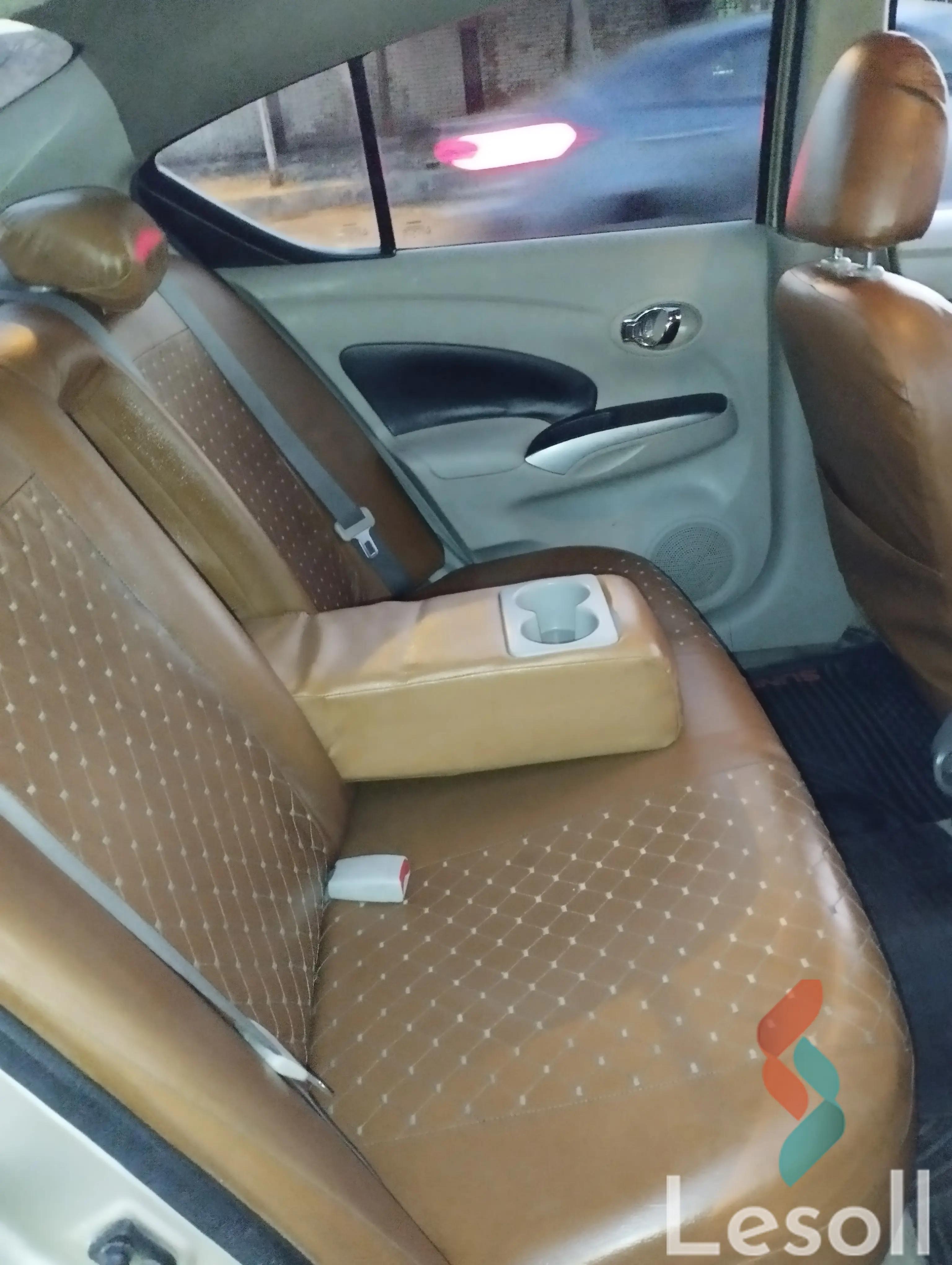 Nissan sunny automatic used gold model 2015 - Image 4