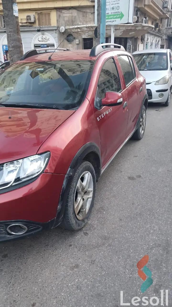 رينو سانديرو مانيوال مستعملة أحمر موديل 2015 - كل الصور