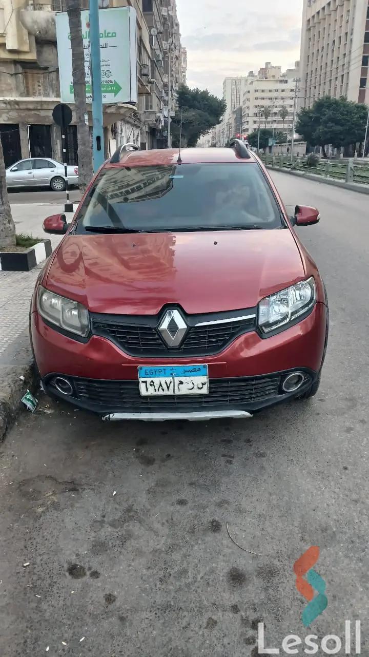 رينو سانديرو مانيوال مستعملة أحمر موديل 2015 - صورة 4