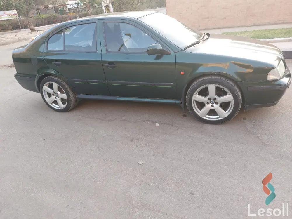 سكودا أوكتافيا مانيوال مستعملة أخضر موديل 2000