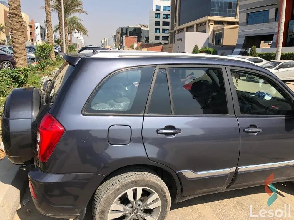 شيري تيجو 3 اوتوماتك مستعملة رمادي داكن موديل 2024 - صورة 2