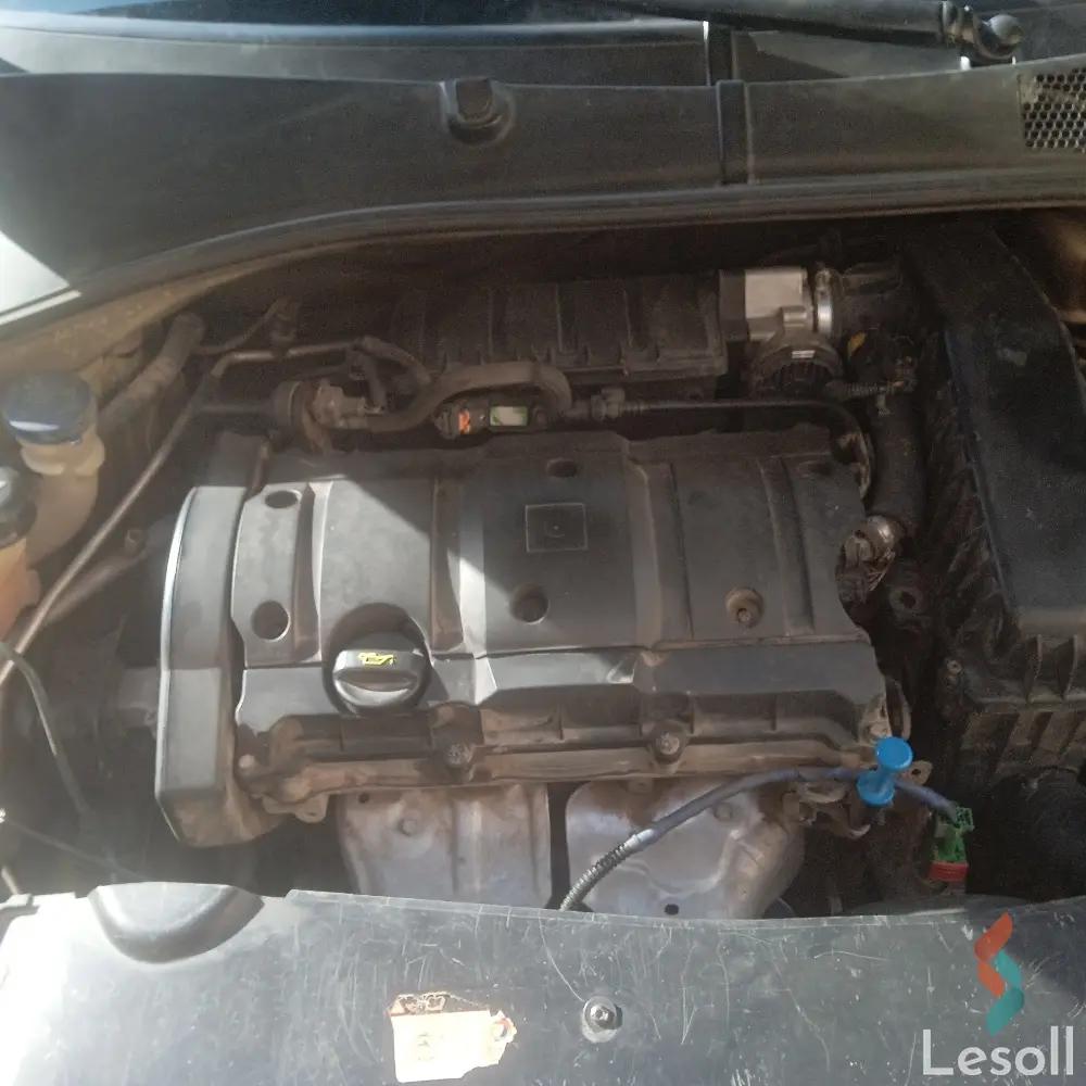 ستروين سي-إليزيه اوتوماتك مستعملة أسود موديل 2014