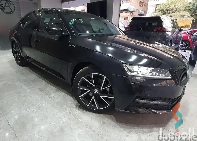 سكودا سوبيرب اوتوماتك مستعملة أسود موديل 2022 - الصورة الرئيسية