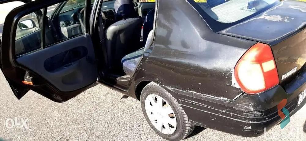 رينو كليو مانيوال مستعملة أسود موديل 2001