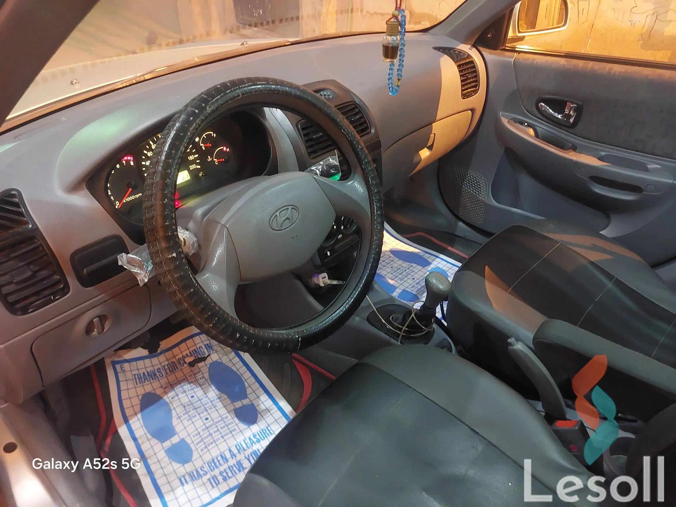 هيونداي فيرنا مانيوال مستعملة فضي موديل 2018 - كل الصور