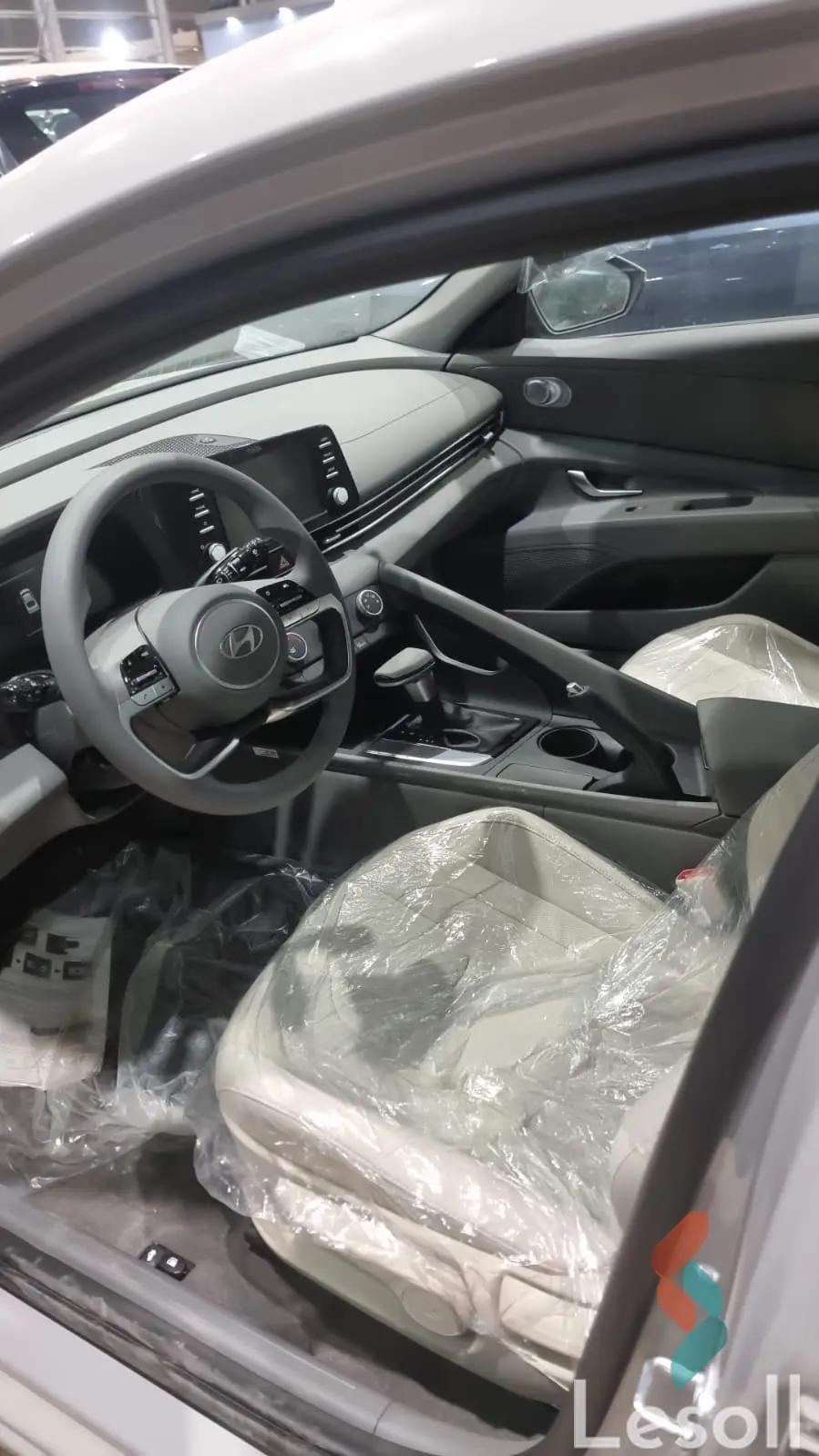 هيونداي إلنترا اوتوماتك جديدة فضي موديل 2024 - كل الصور