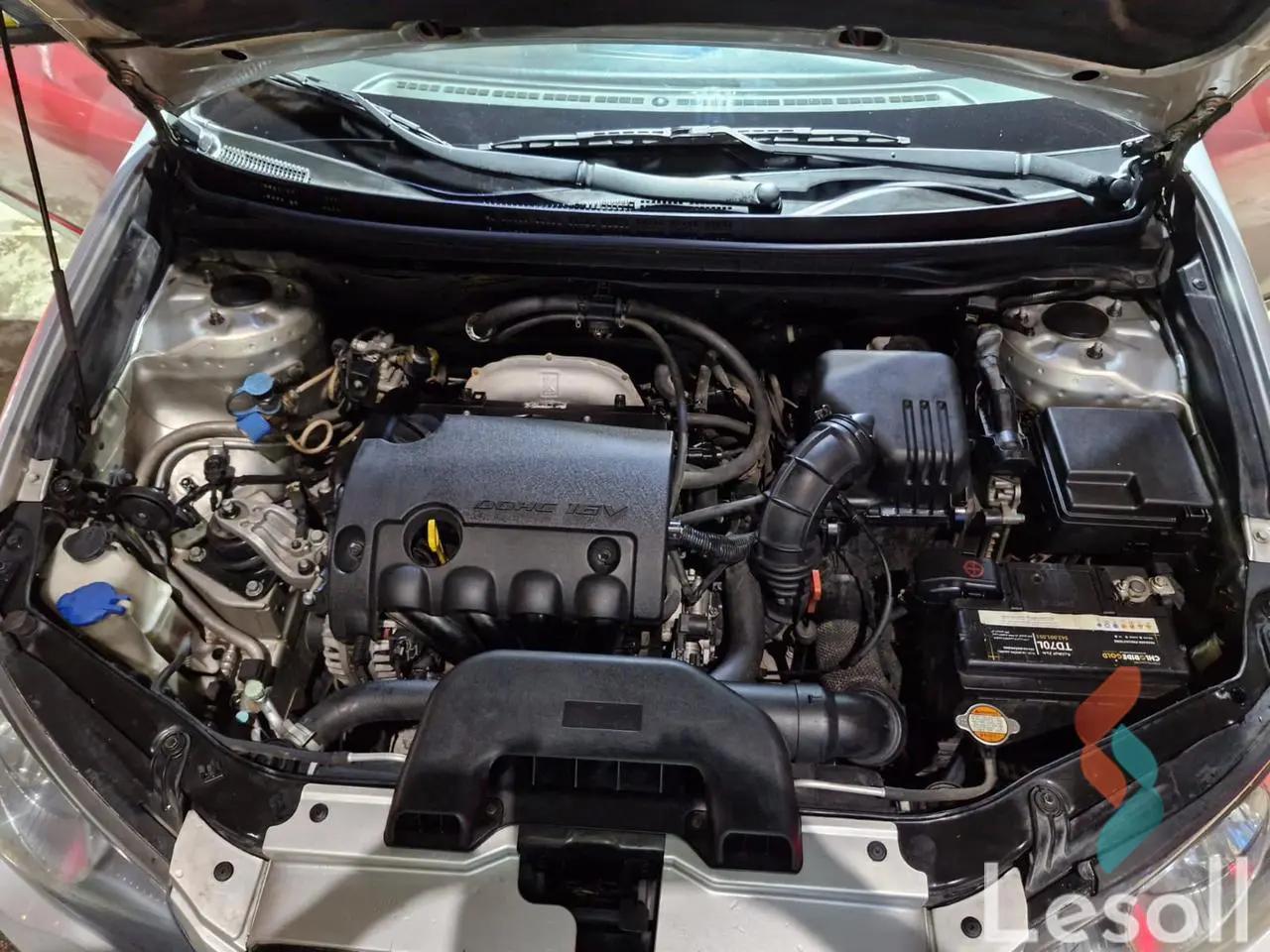 هيونداي إلنترا اوتوماتك مستعملة فضي موديل 2022 - صورة 4