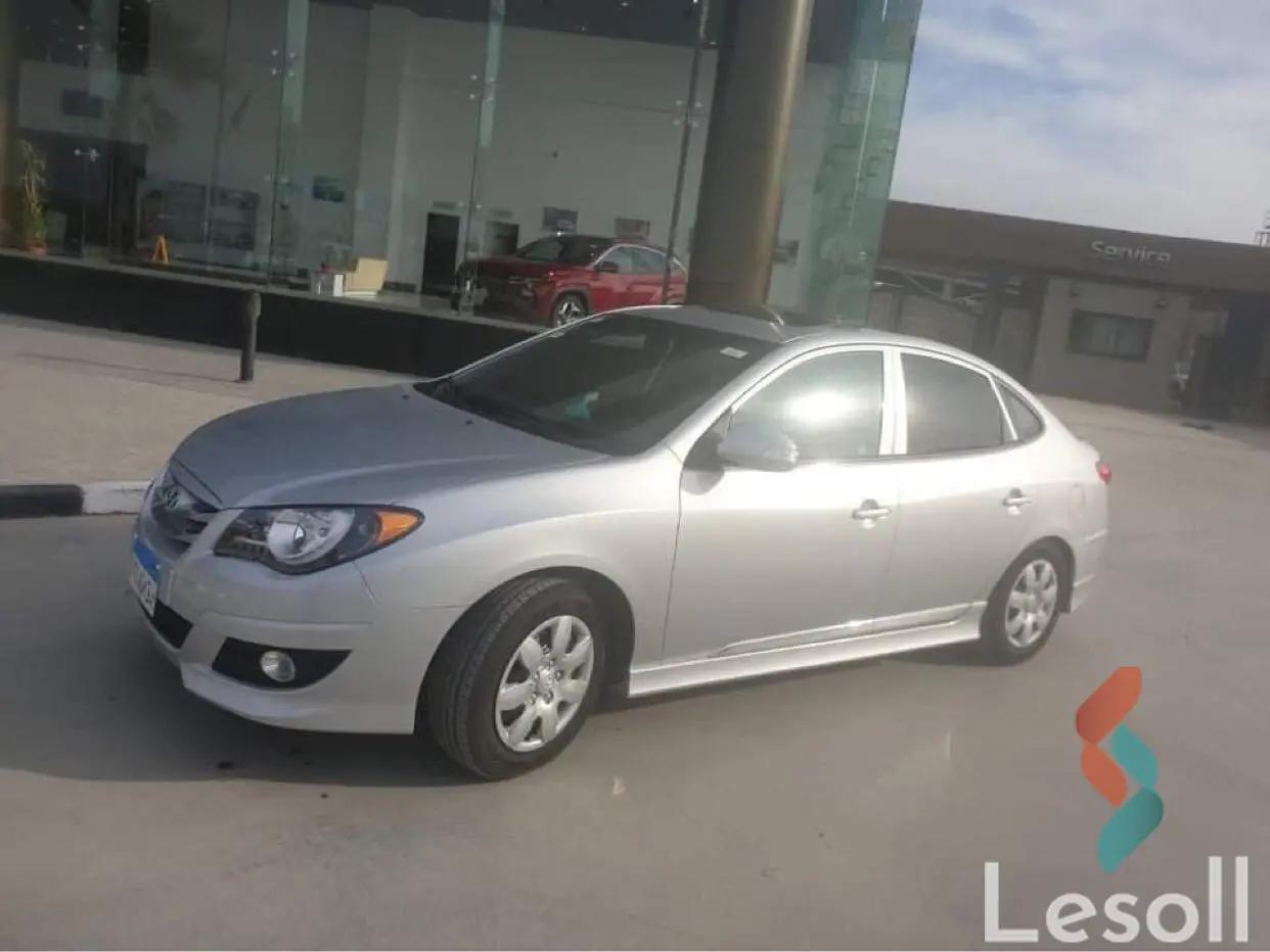 هيونداي إلنترا اوتوماتك مستعملة فضي موديل 2022 - الصورة الرئيسية