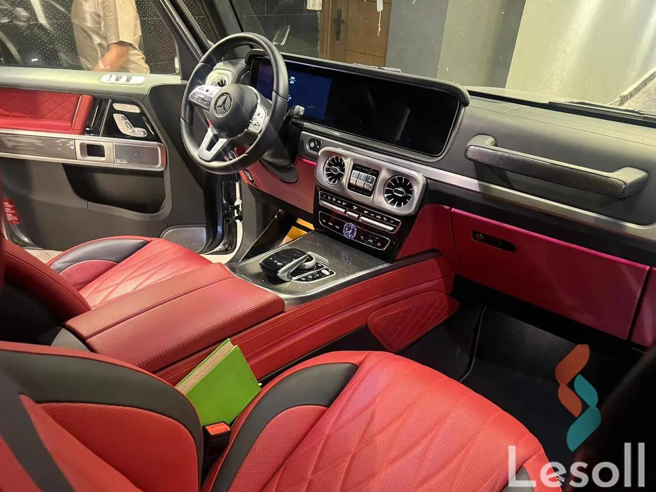 مرسيدس بنز جي ال اس ٥٥٠ اوتوماتك مستعملة رمادي داكن موديل 2022 - كل الصور