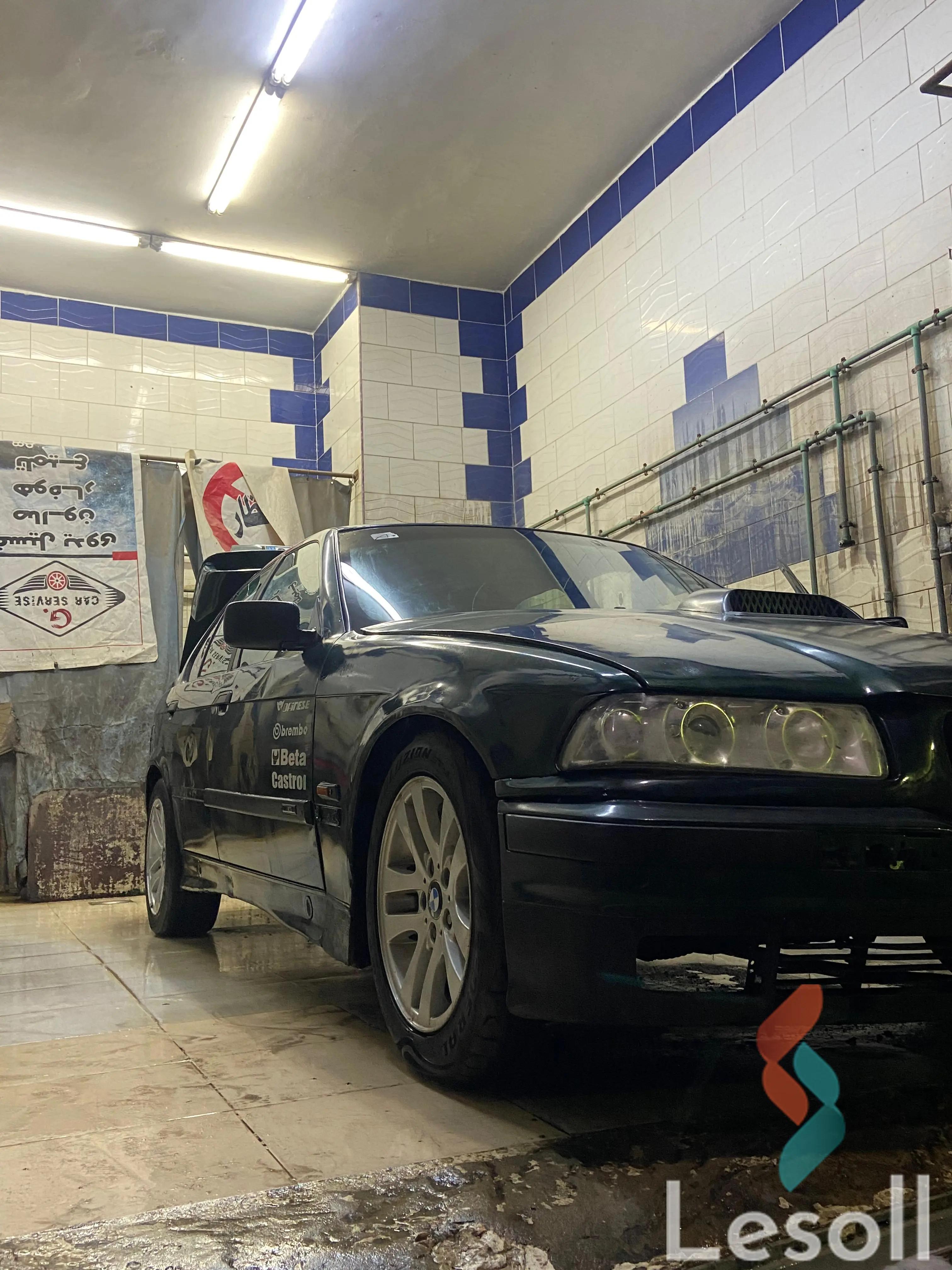 بي ام دبليو 318i مانيوال مستعملة أخضر موديل 1993