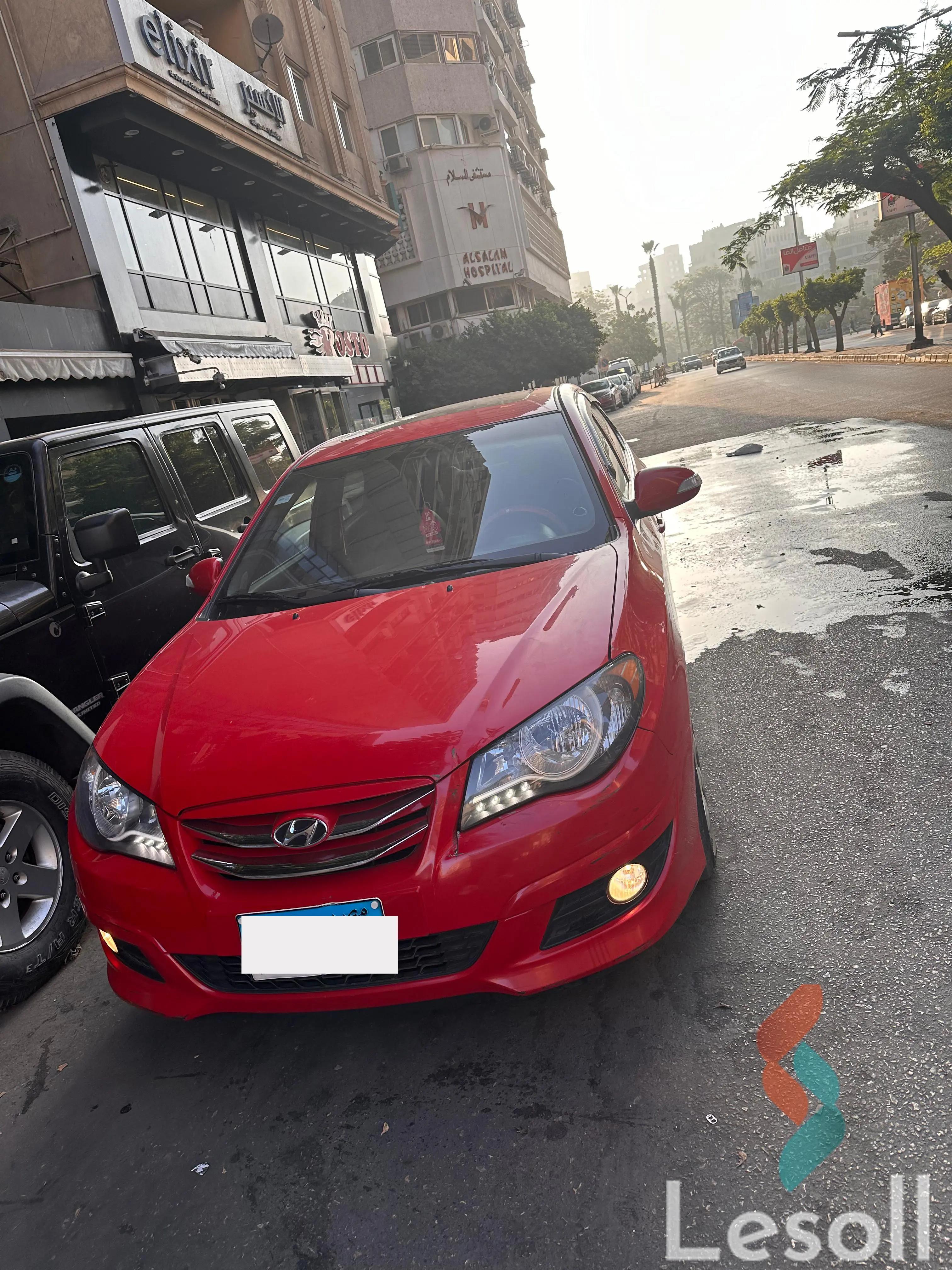 هيونداي إلنترا اوتوماتك مستعملة أحمر موديل 2022 - صورة 3