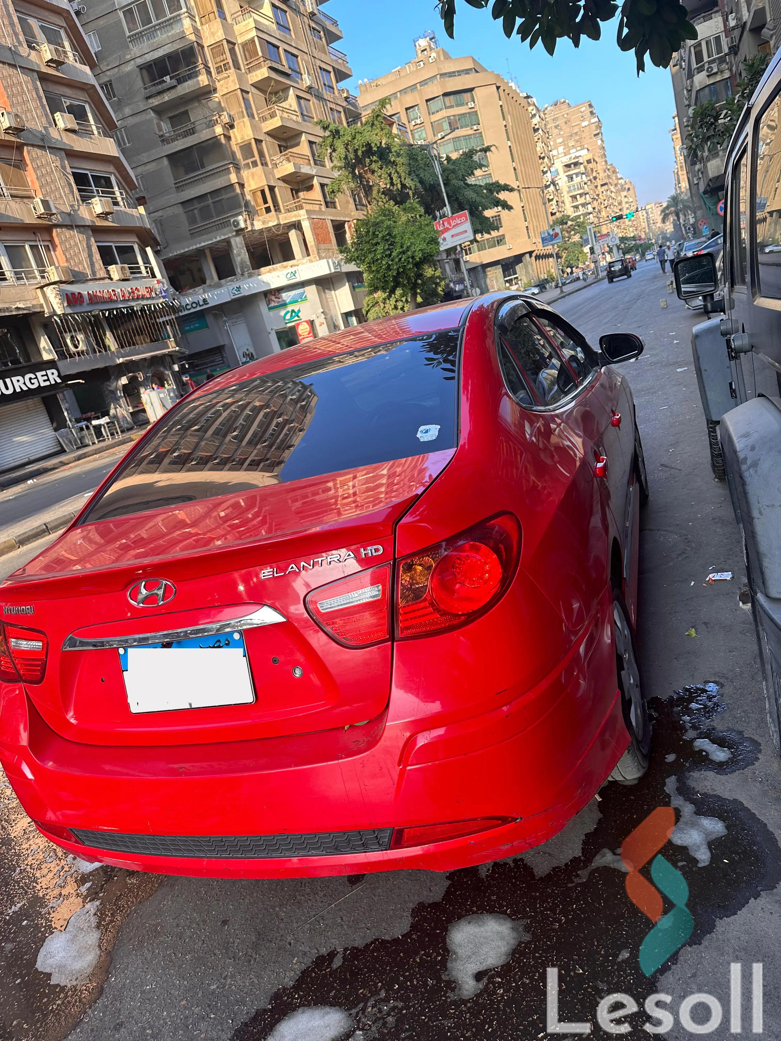 هيونداي إلنترا اوتوماتك مستعملة أحمر موديل 2022 - صورة 2