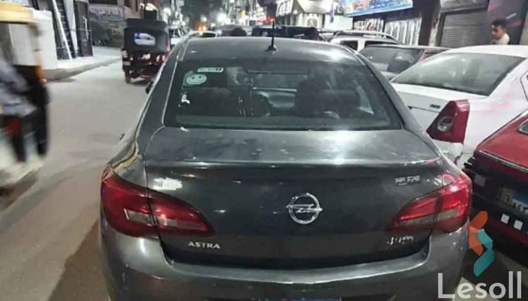 أوبل أسترا اوتوماتك مستعملة رمادي داكن موديل 2015 - صورة 3