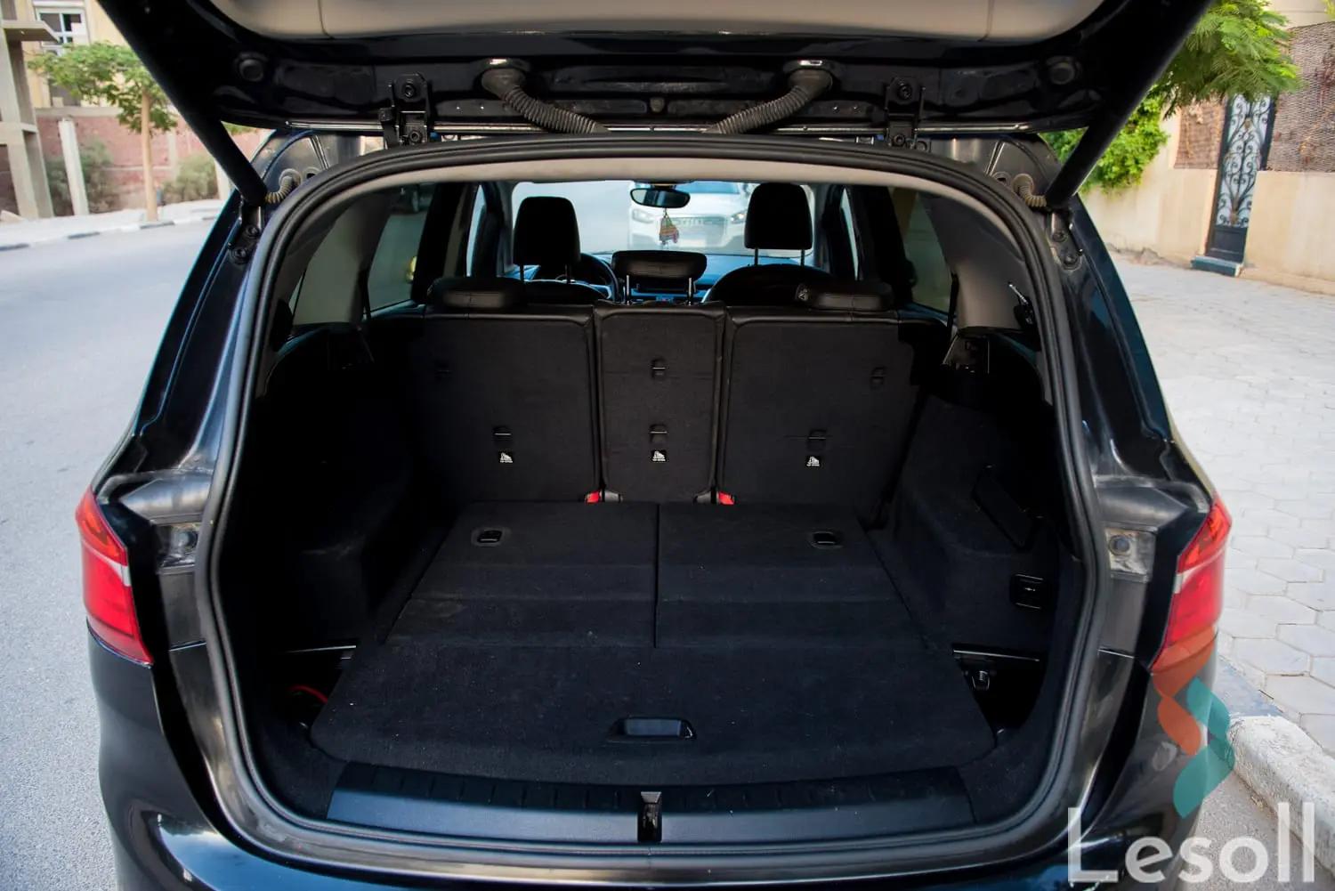 بي ام دبليو 218i اوتوماتك مستعملة أسود موديل 2020 - صورة 2