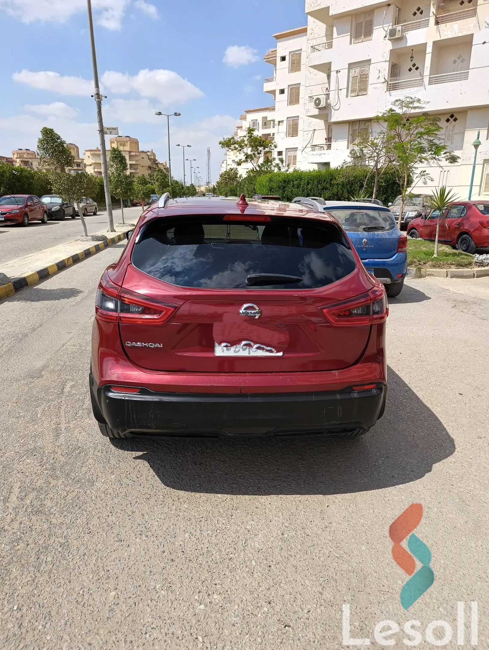 Nissan qashqai automatic used maroon model 2019 - Image 2