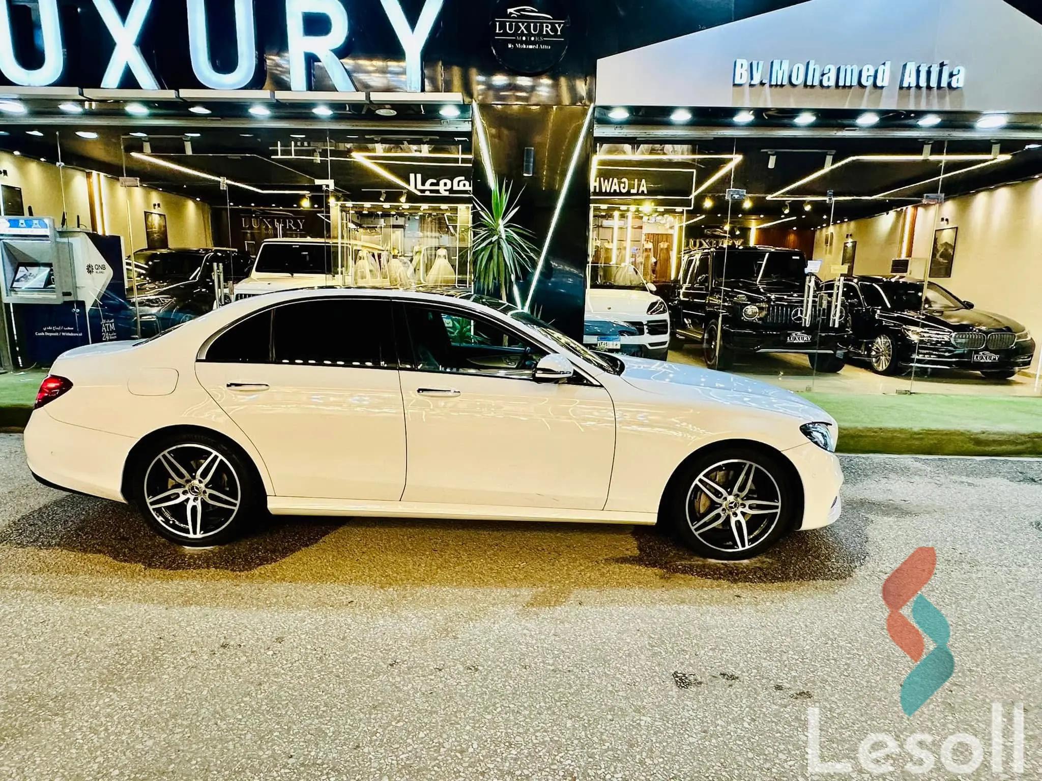 مرسيدس بنز ايه ١٨٠ اوتوماتك مستعملة أبيض موديل 2018 - صورة 2