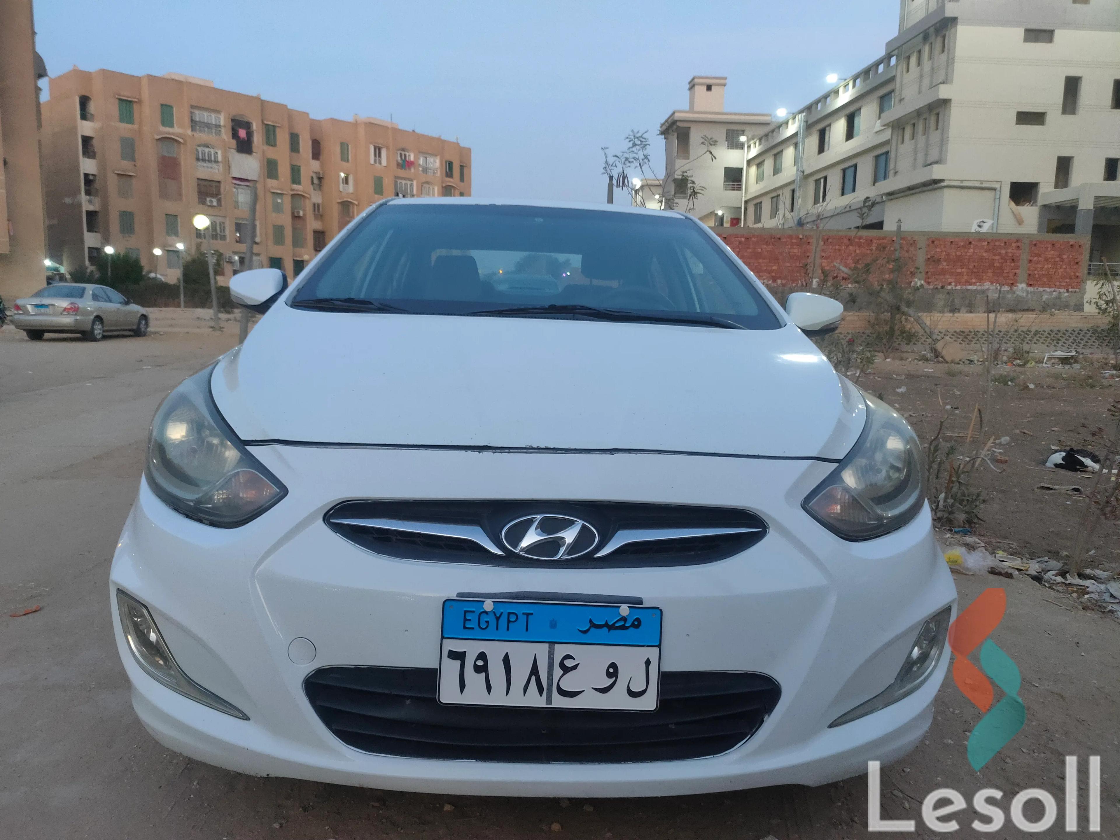 هيونداي أكسنت اوتوماتك مستعملة أبيض موديل 2015