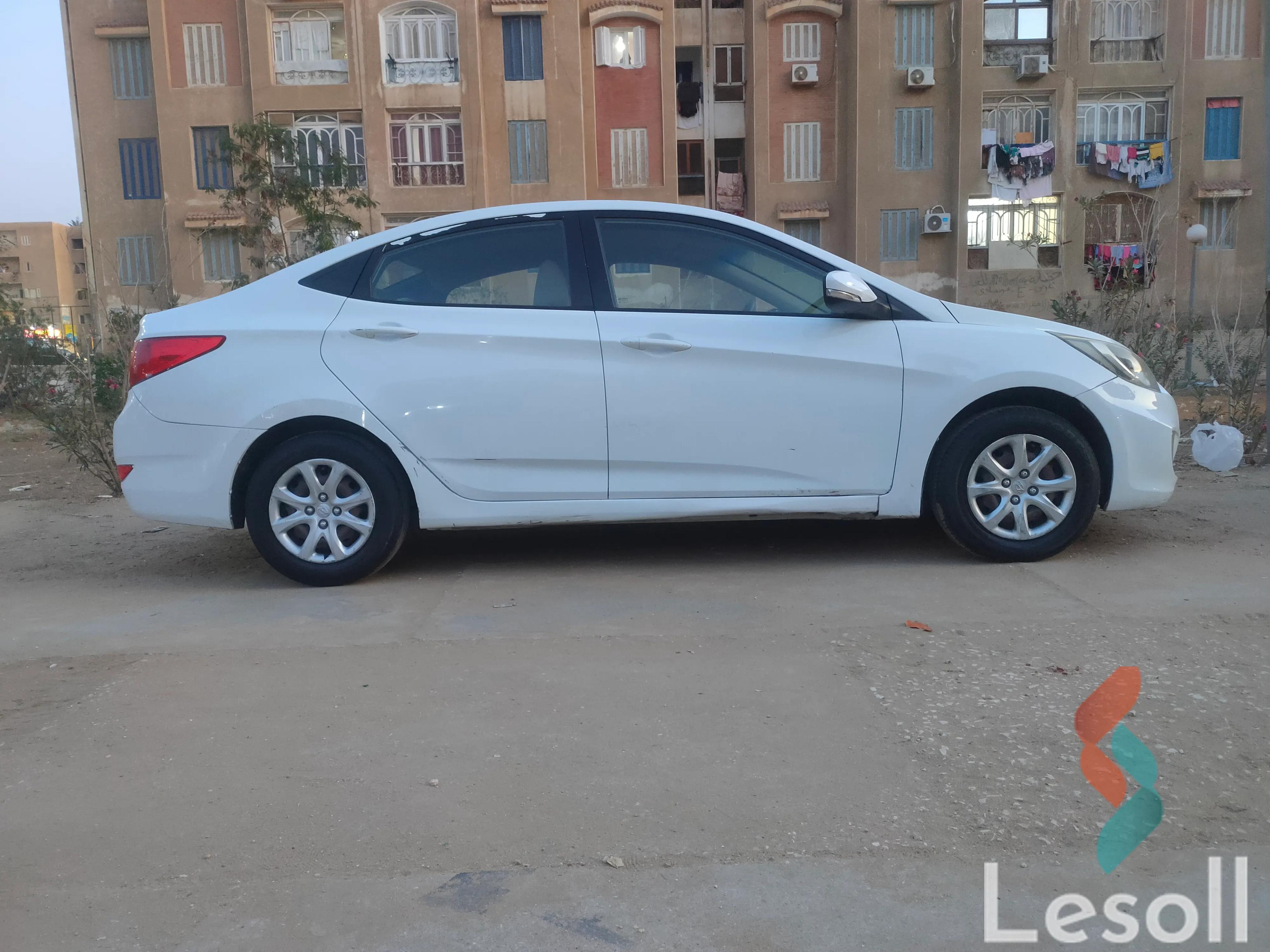 هيونداي أكسنت اوتوماتك مستعملة أبيض موديل 2015