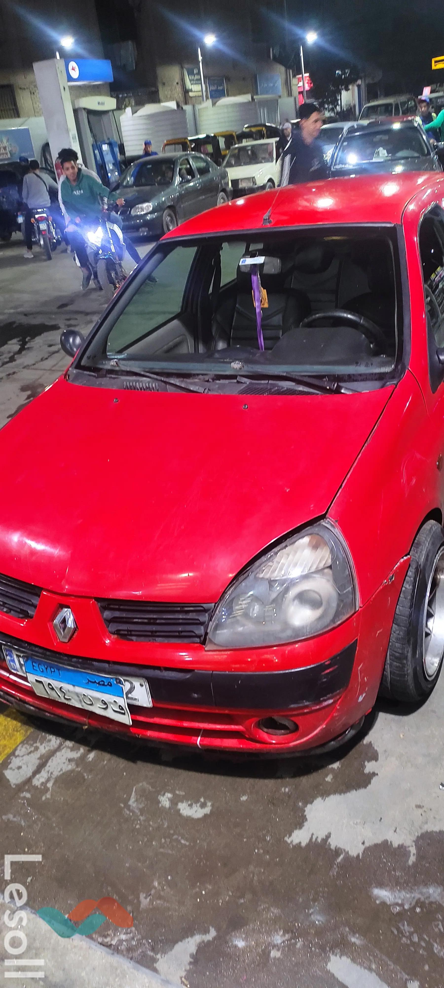 رينو كليو مانيوال مستعملة أحمر موديل 1999 - الصورة الرئيسية