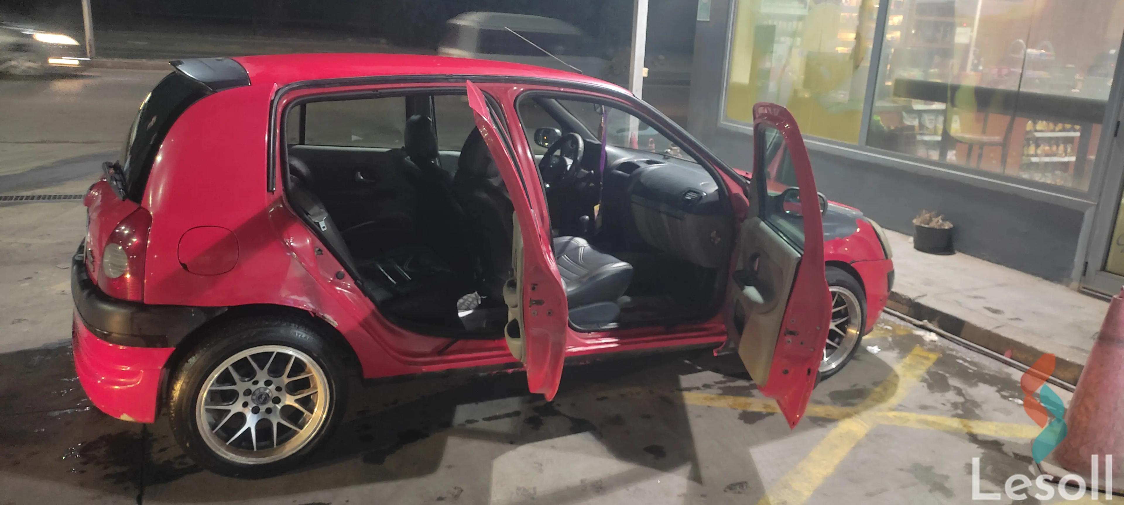 رينو كليو مانيوال مستعملة أحمر موديل 1999 - صورة 4