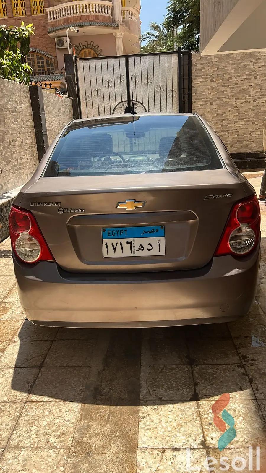 شيفروليه سونيك اوتوماتك مستعملة فضي موديل 2014 - صورة 2