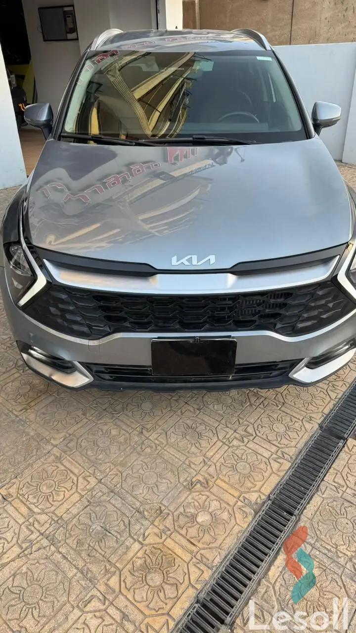 كيا سبورتاج اوتوماتك مستعملة رمادي داكن موديل 2023